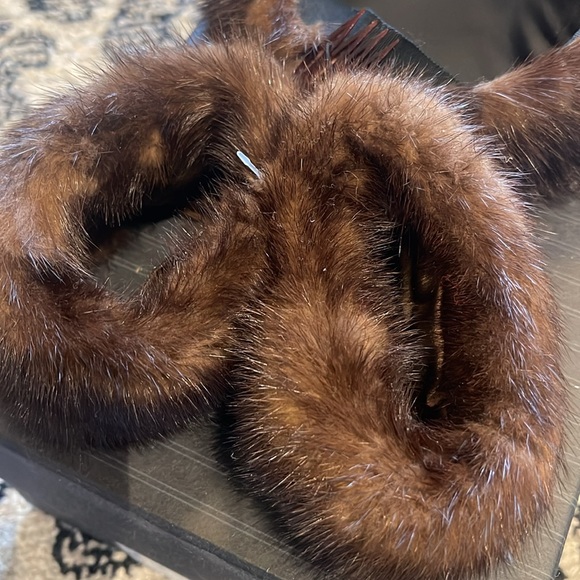 Fur  Mink Hat & Cuff Muffins - Picture 3 of 7